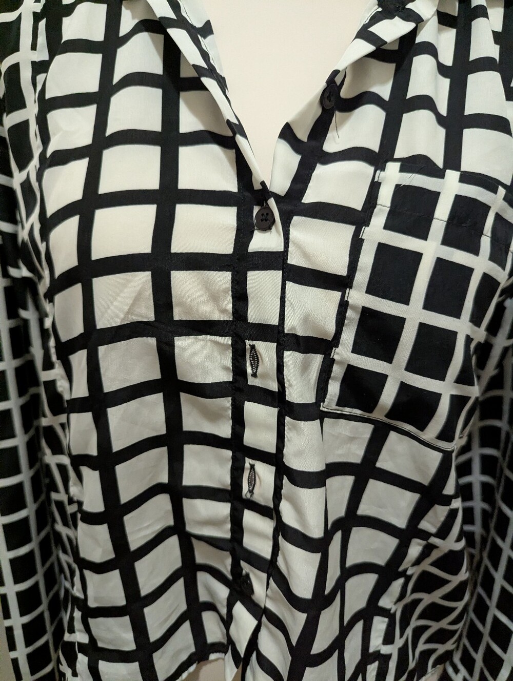 Cropped Checkered Top - Picture 6 of 10